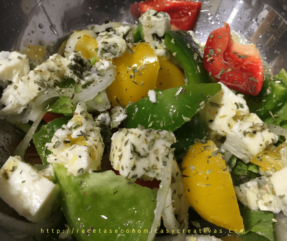 ensalada de pimientos 3 colores y queso roquefort